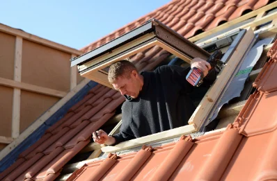 Pose de fenêtres de toit Velux à Mézangers